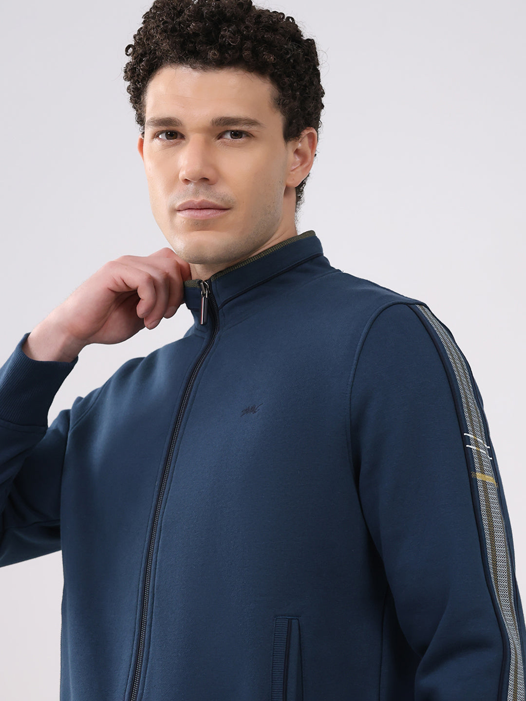 Men Blue Solid Collar Full Sleeve Winter Tracksuit