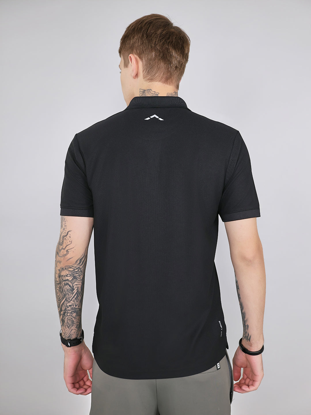 Rock.it Men Black Solid Collar Half Sleeve T-Shirt