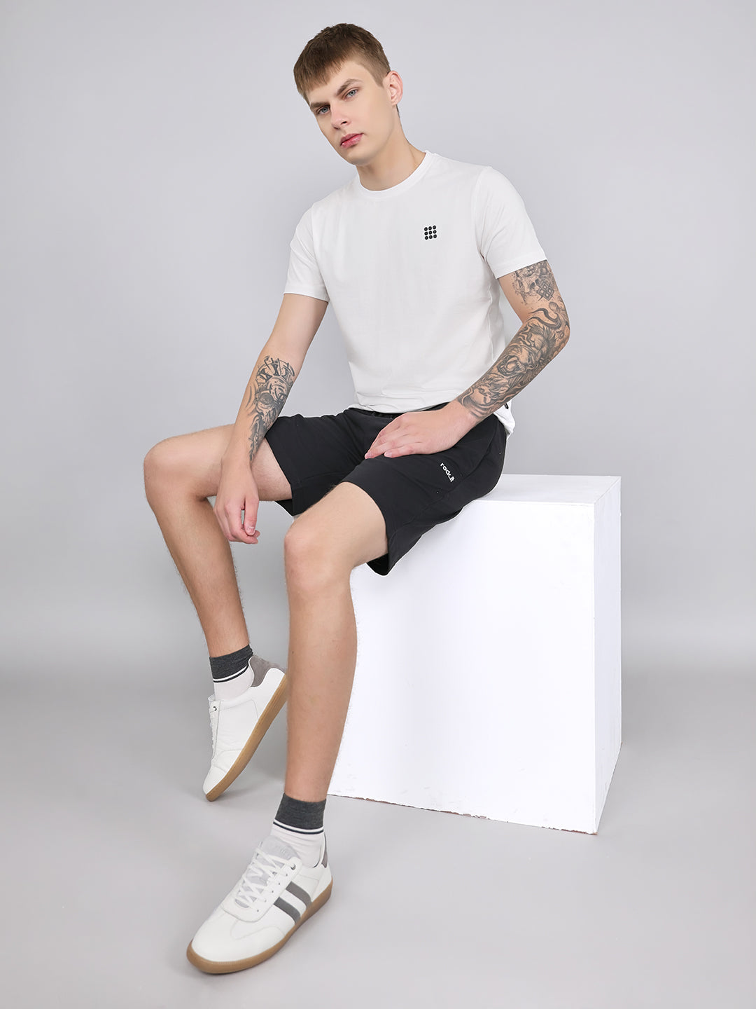 Rock.it Men White Solid Round Neck Half Sleeve T-Shirt