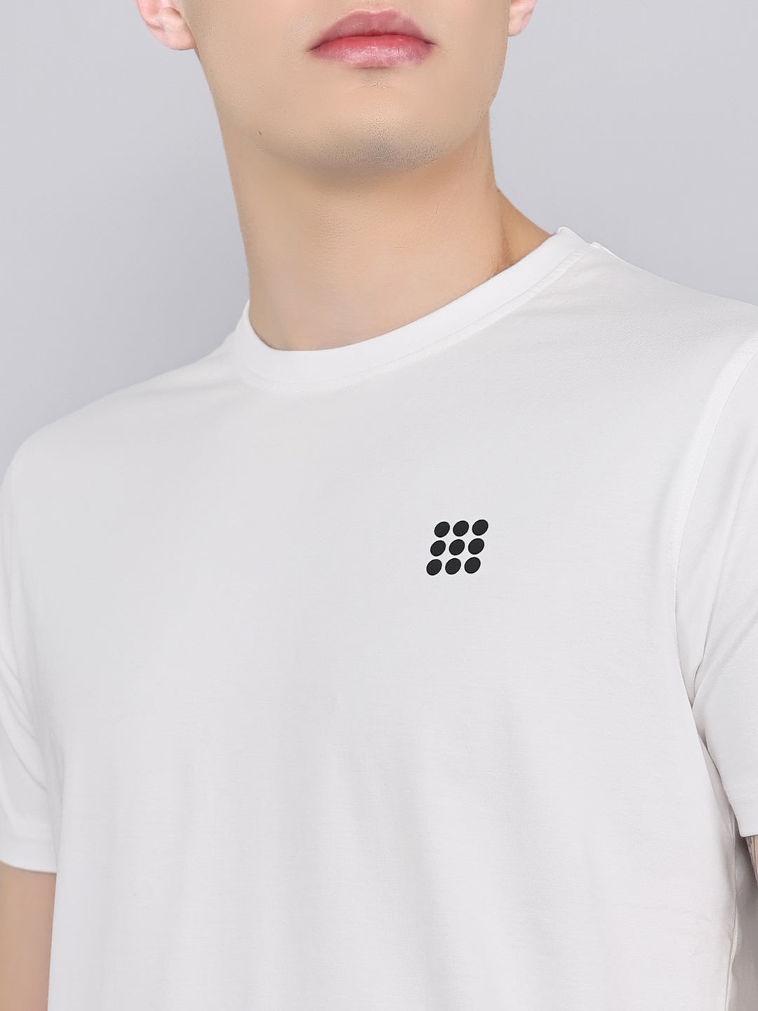 Rock.it Men White Solid Round Neck Half Sleeve T-Shirt