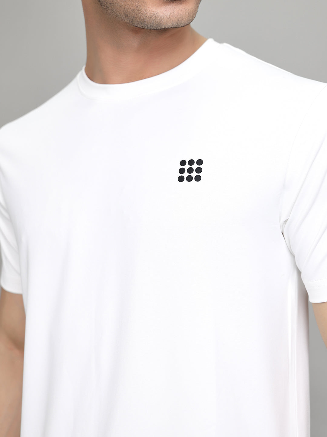 Rock.it Men Off White Solid Round Neck Half Sleeve T-Shirt