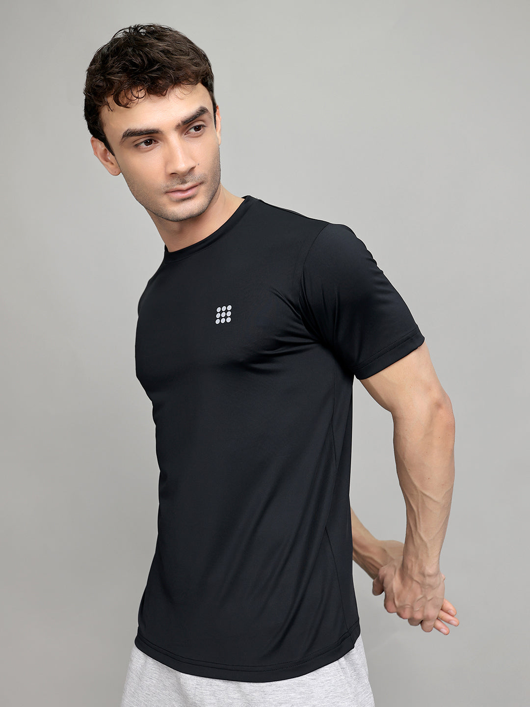 Rock.it Men Black Solid Round Neck Half Sleeve T-Shirt