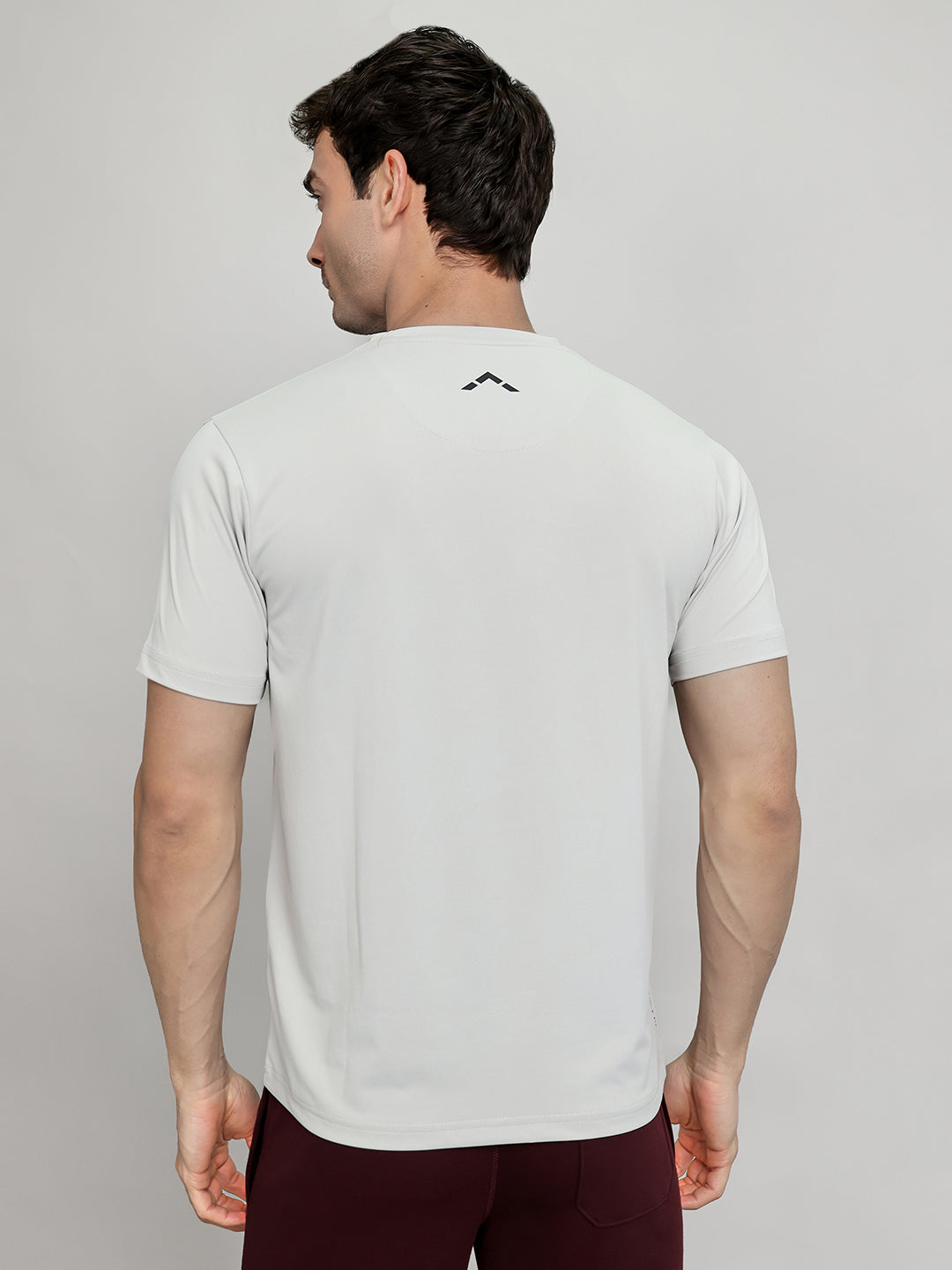 Rock.it Men Light Grey Solid Round Neck Half Sleeve T-Shirt
