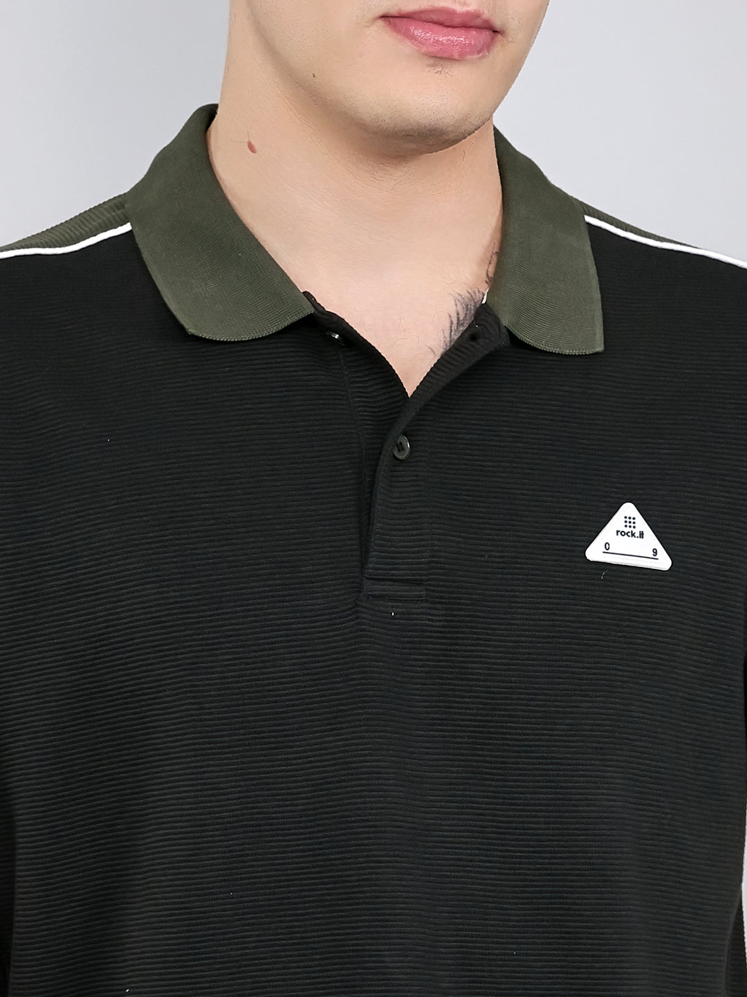 Rock.it Men Black Self Design Collar Half Sleeve T-Shirt