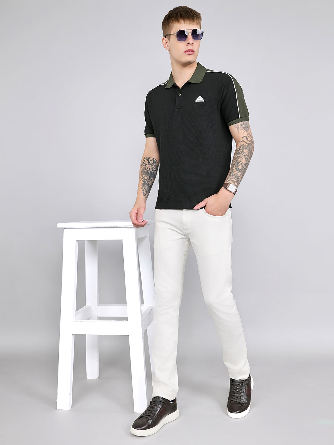 Rock.it Men Black Self Design Collar Half Sleeve T-Shirt