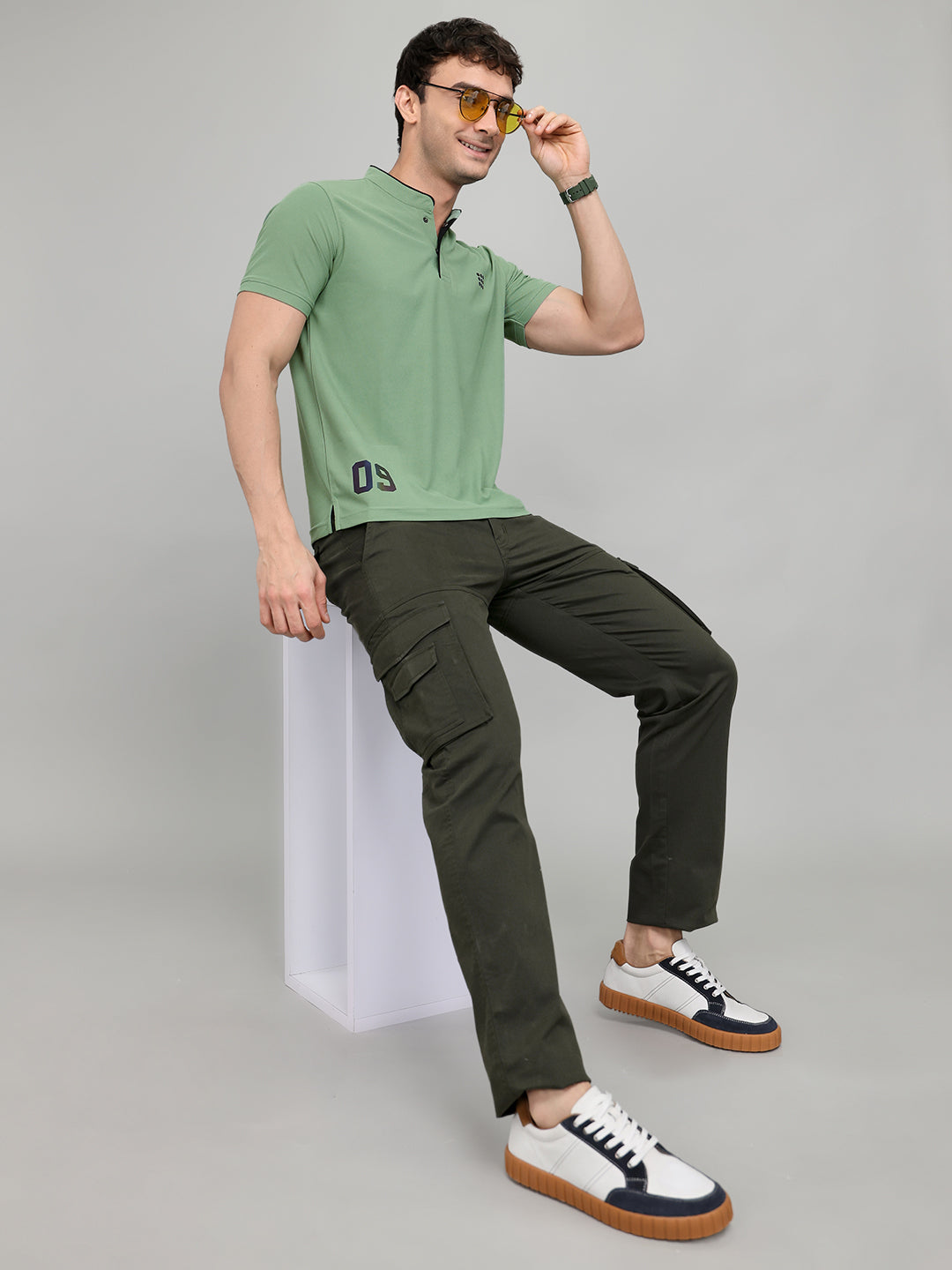 Rock.it Men Light Green Solid Henley Neck Half Sleeve T-Shirt