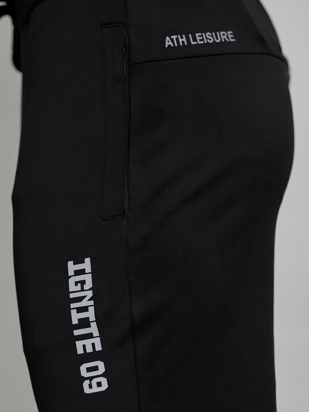 Rock.it Men Black Solid Slim Fit Lower