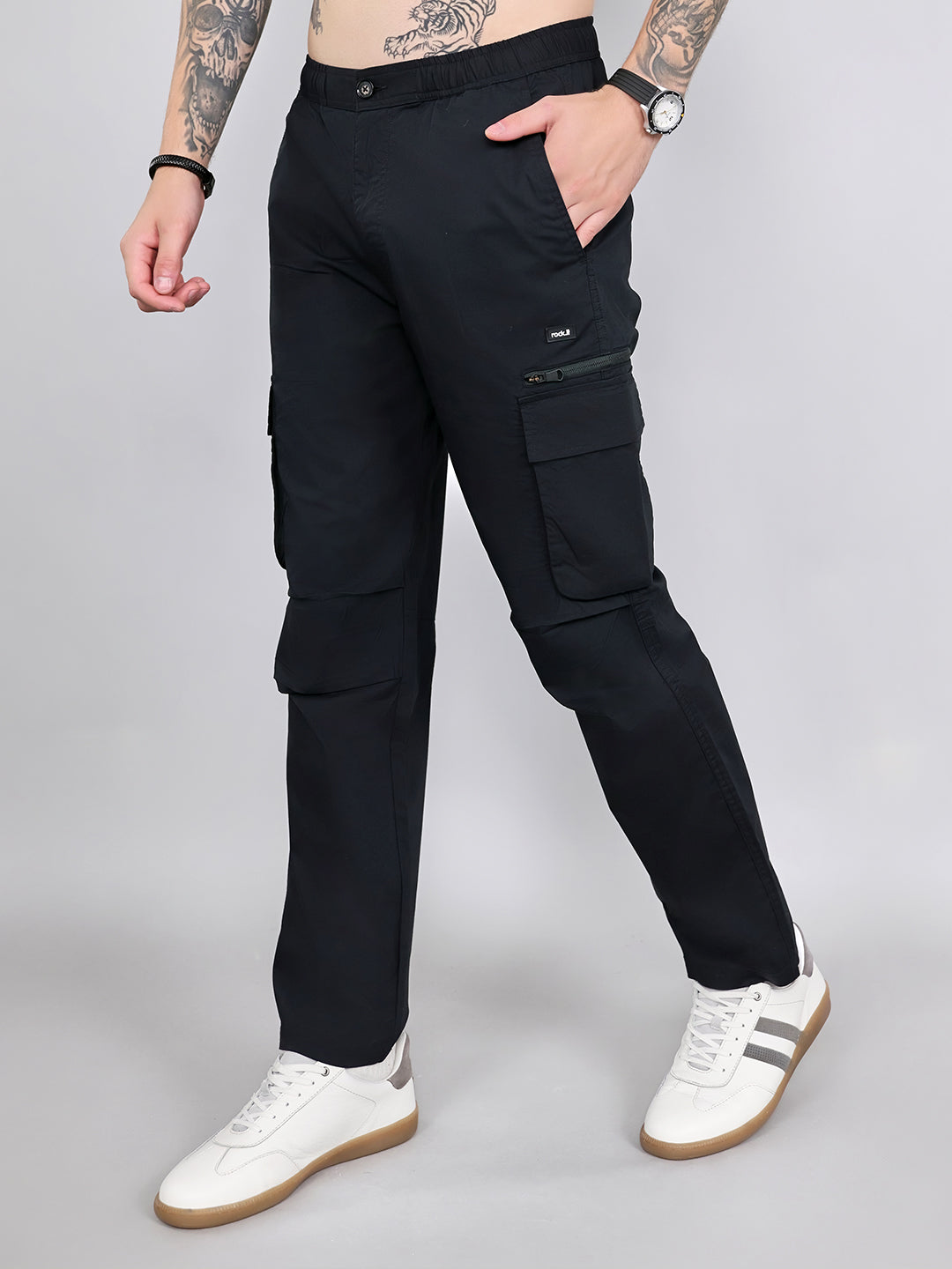 Rock.it Men Black Solid Regular Fit Cargo
