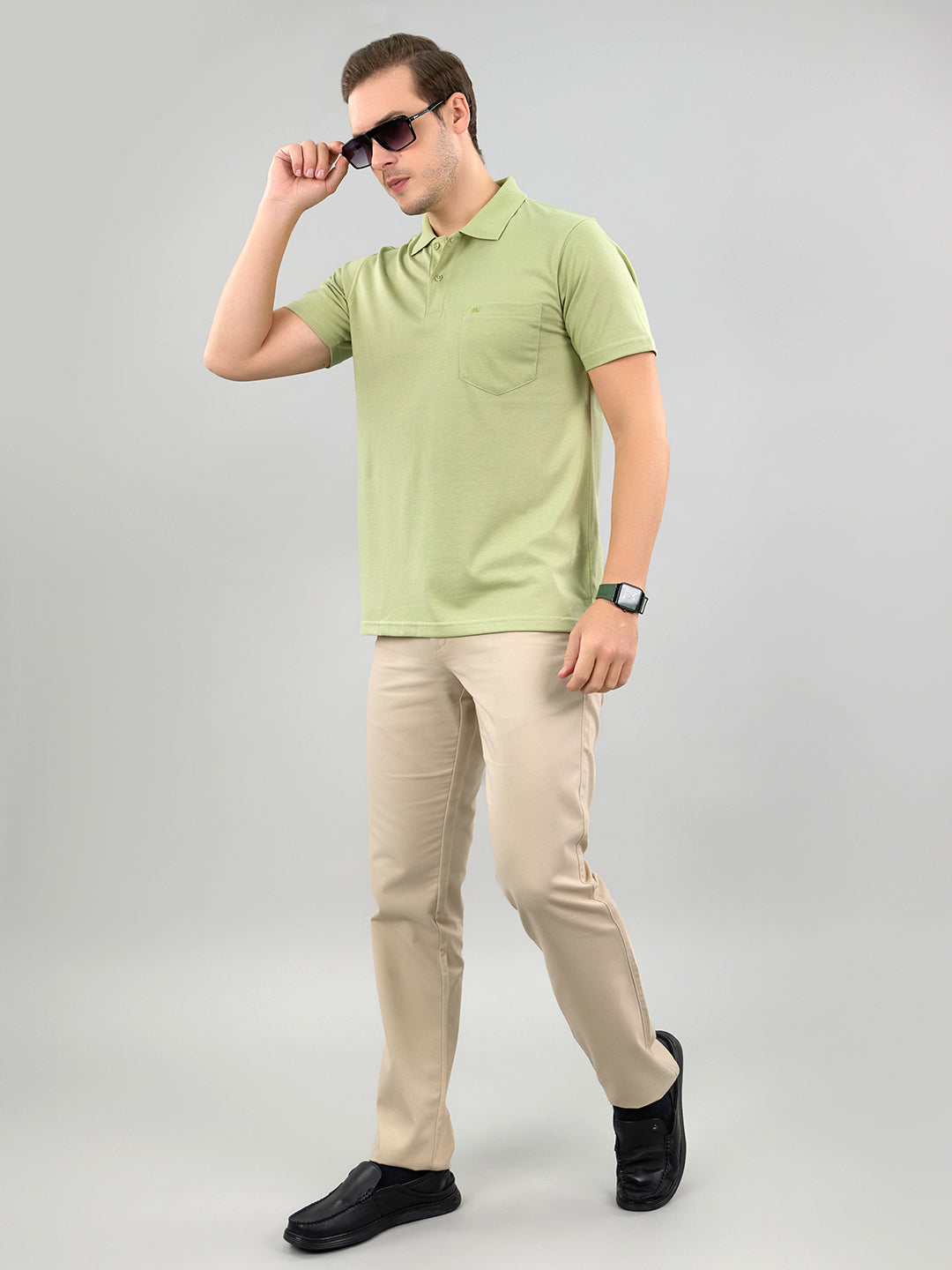 Men Green Solid Polo Collar Half Sleeve T-Shirt