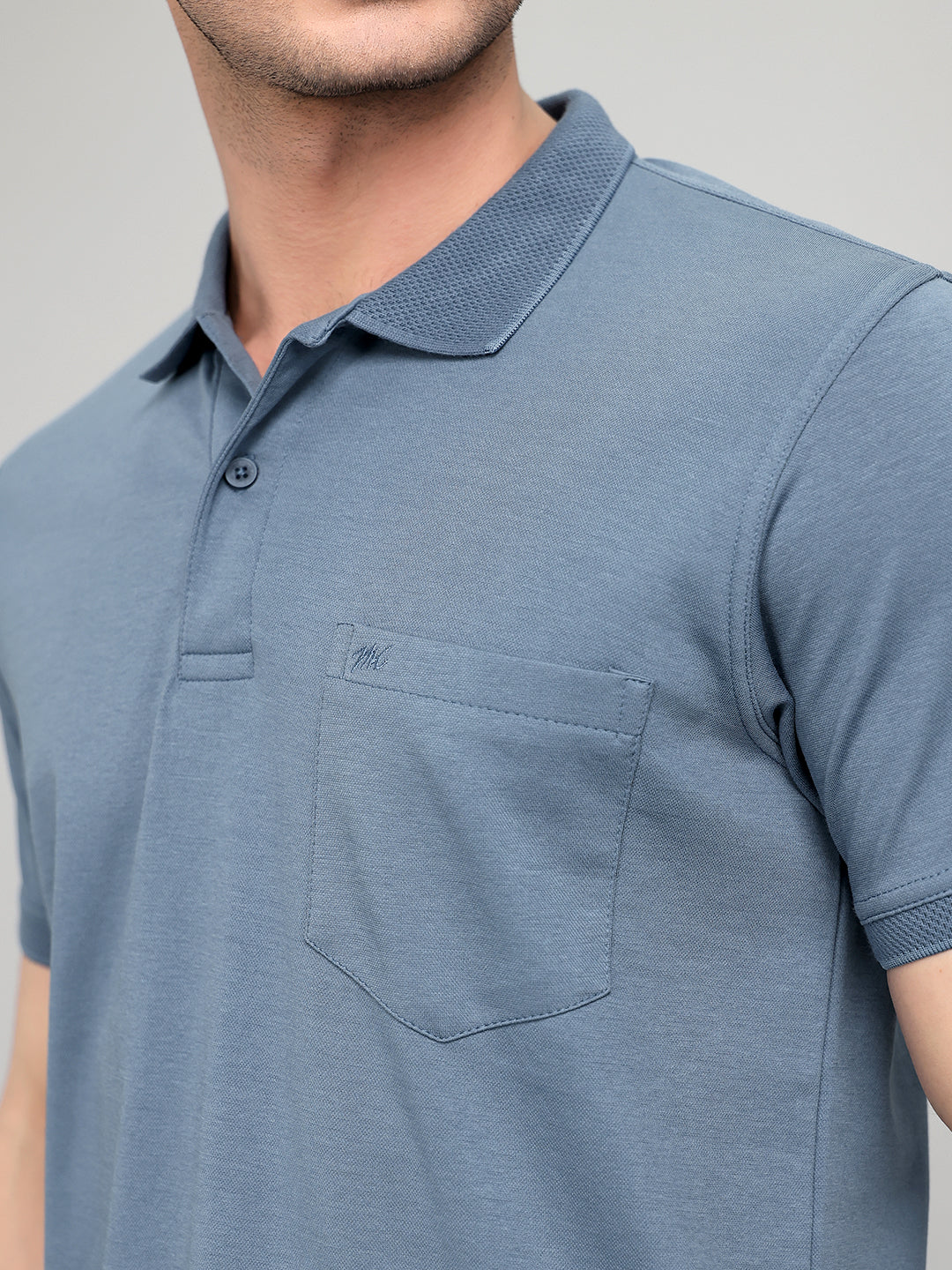 Men Blue Solid Collar Half Sleeve T-Shirt