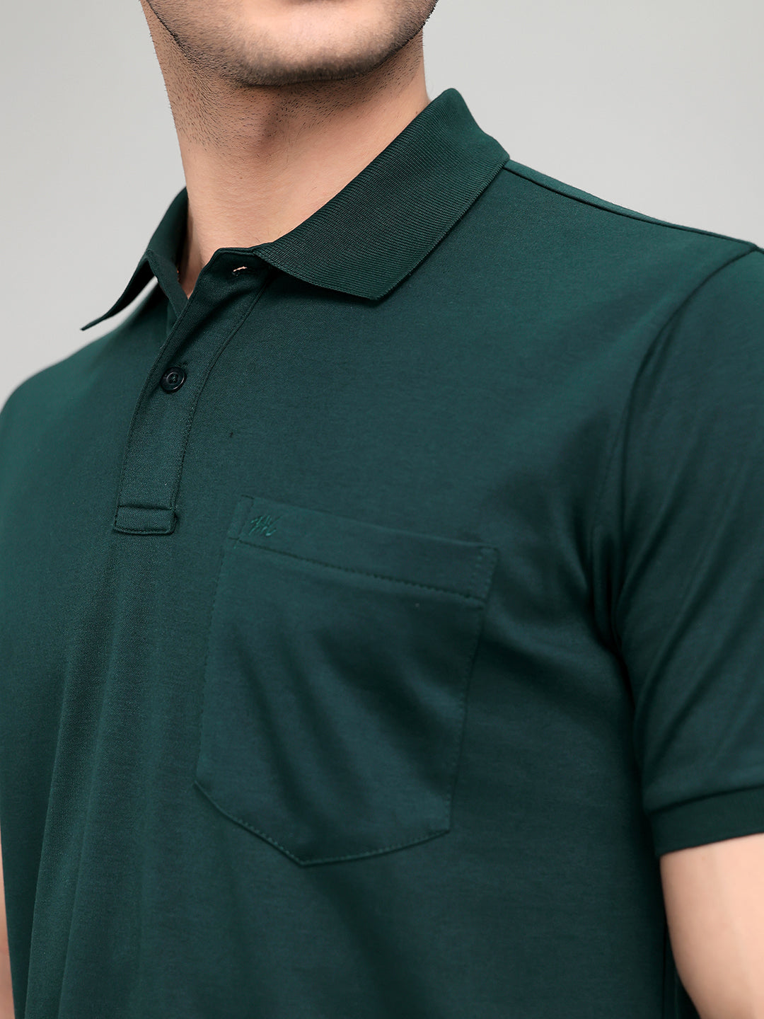 Men Green Solid Collar Half Sleeve T-Shirt