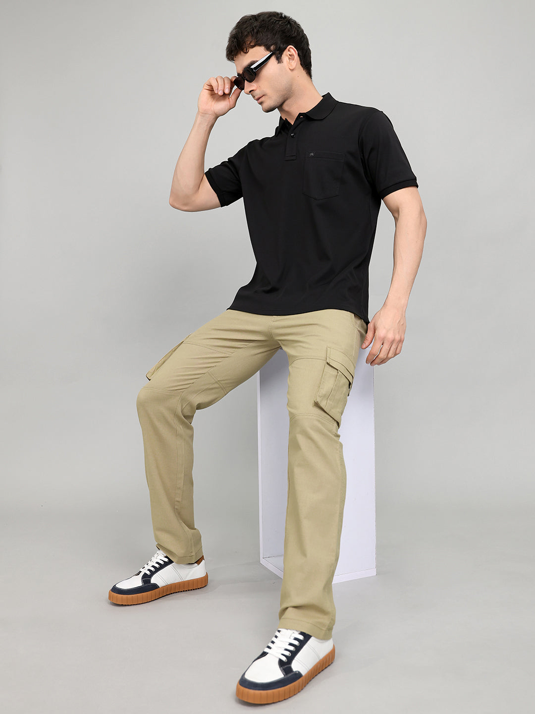 Men Black Solid Collar Half Sleeve T-Shirt