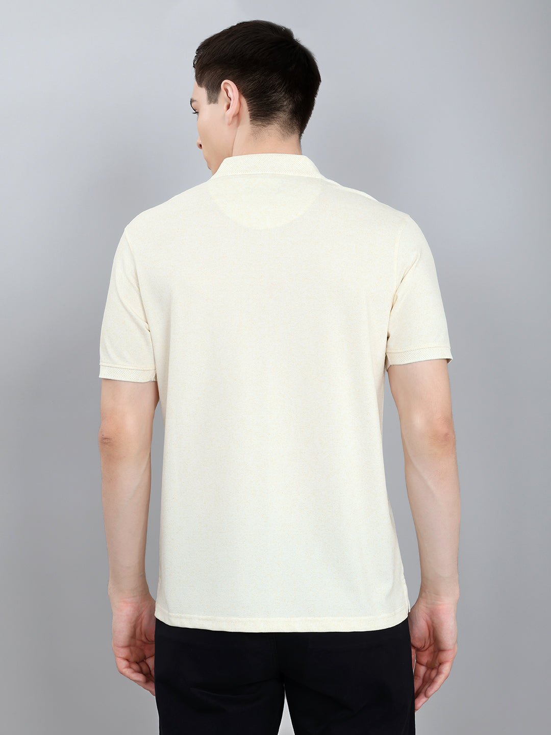 Men Yellow Solid Collar Half Sleeve T-Shirt