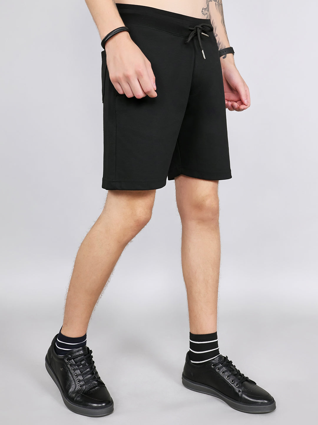 Men Black Plain Regular Fit Bermuda