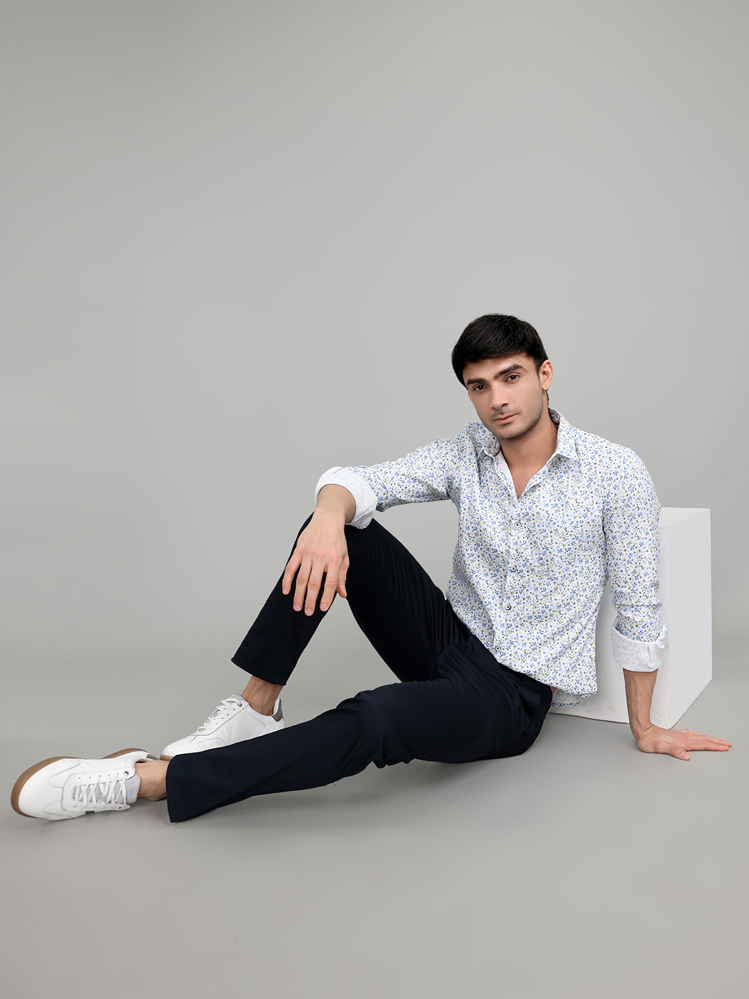 Men White Printed Collar Full Sleeve Shirt