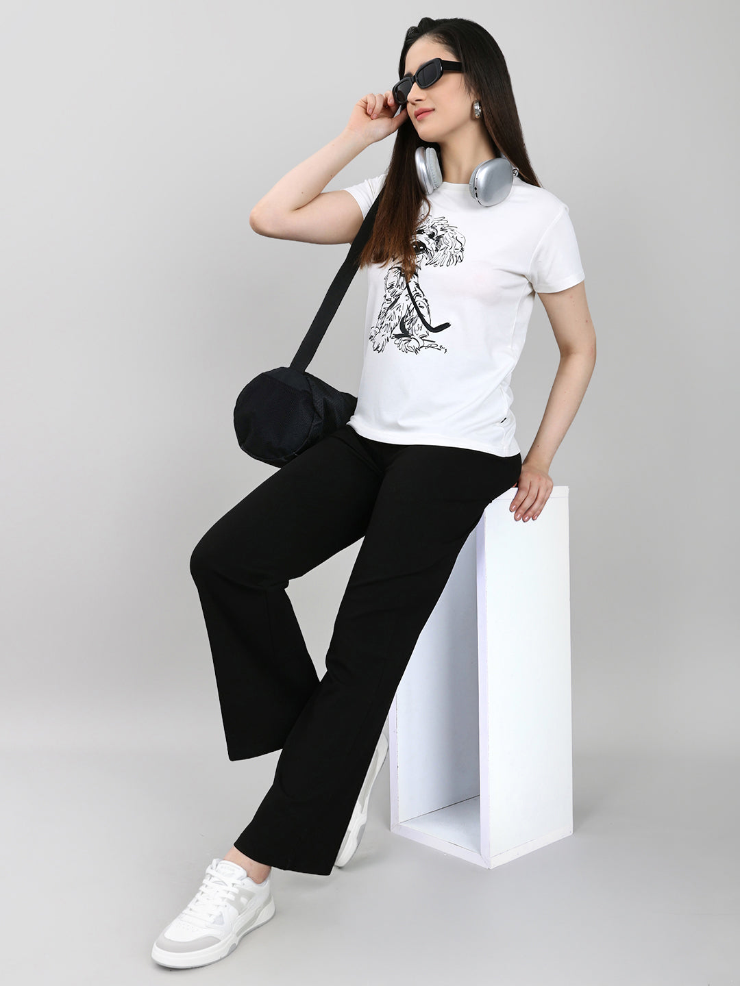Women Black Solid Regular Fit Lower