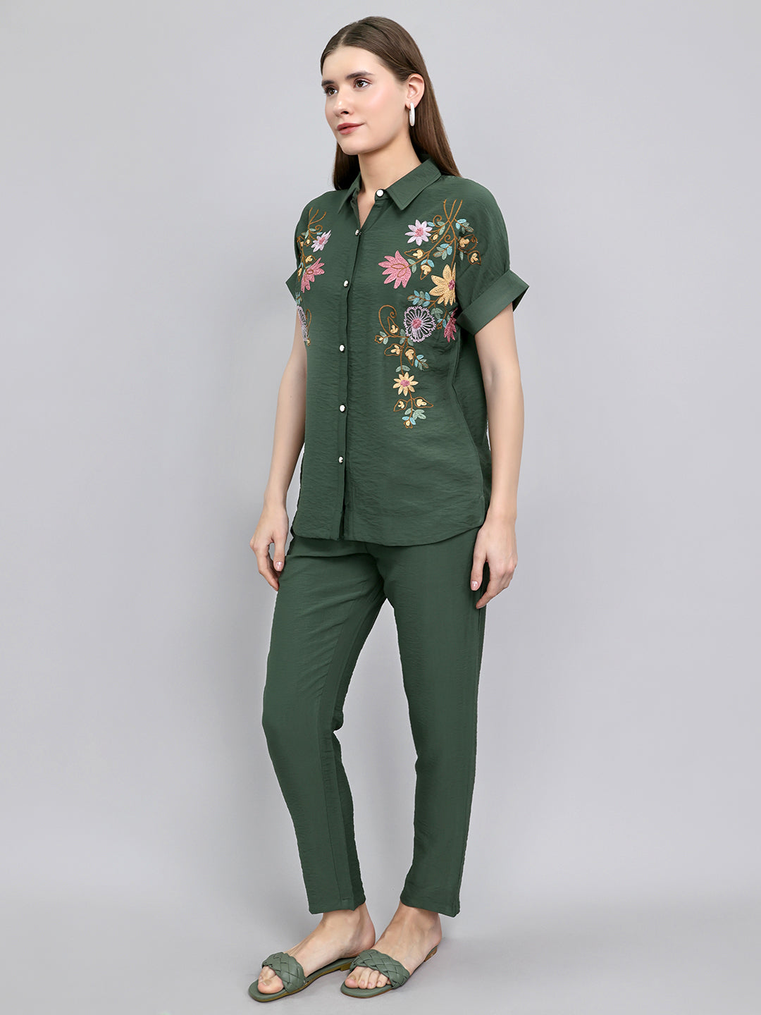 Women Green Embroidered Collar Half Sleeve Cords Set