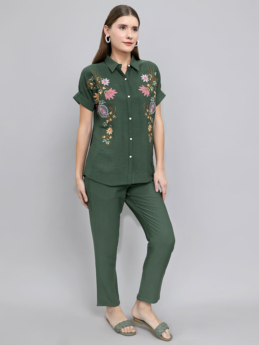 Women Green Embroidered Collar Half Sleeve Cords Set