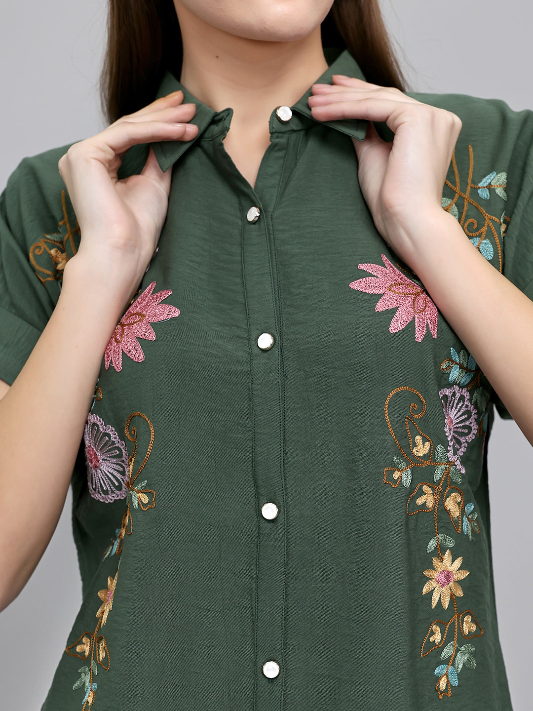 Women Green Embroidered Collar Half Sleeve Cords Set