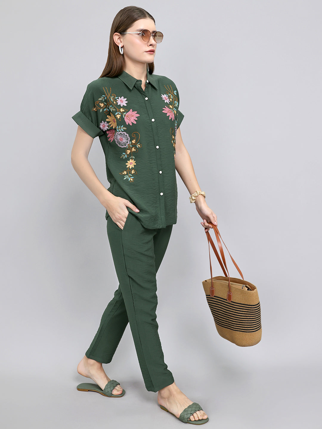 Women Green Embroidered Collar Half Sleeve Cords Set