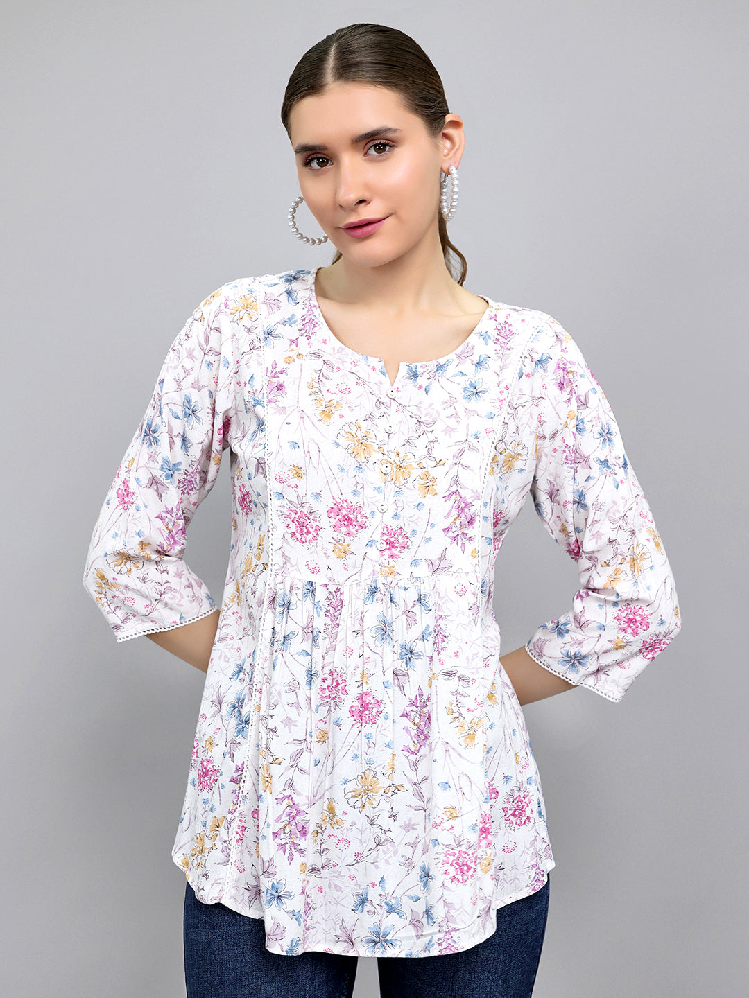 Women Off White Printed Round Neck 3/4th Sleeve Top