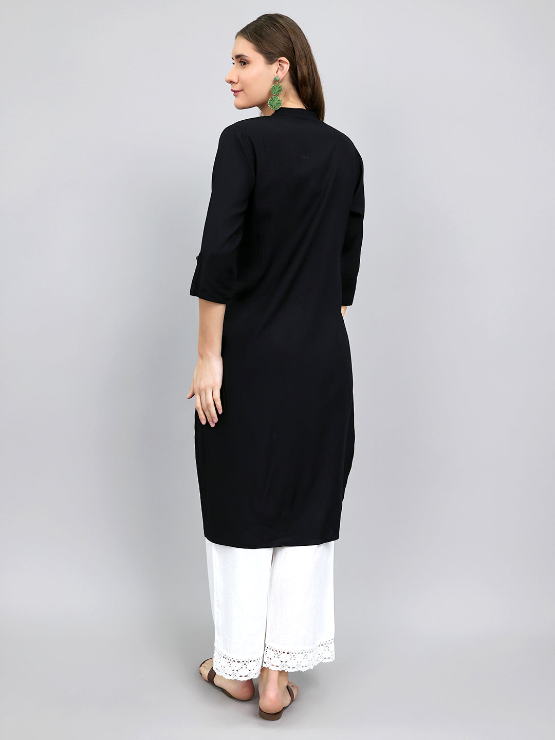 Women Black Solid Henley Neck 3/4th Sleeve Kurti