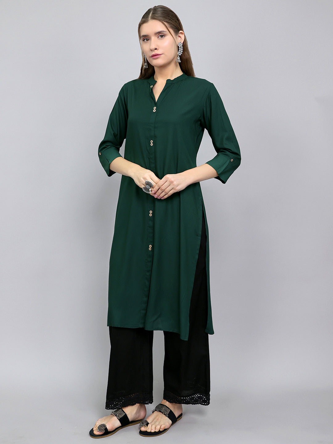 Women Green Solid Henley Neck 3/4th Sleeve Kurti