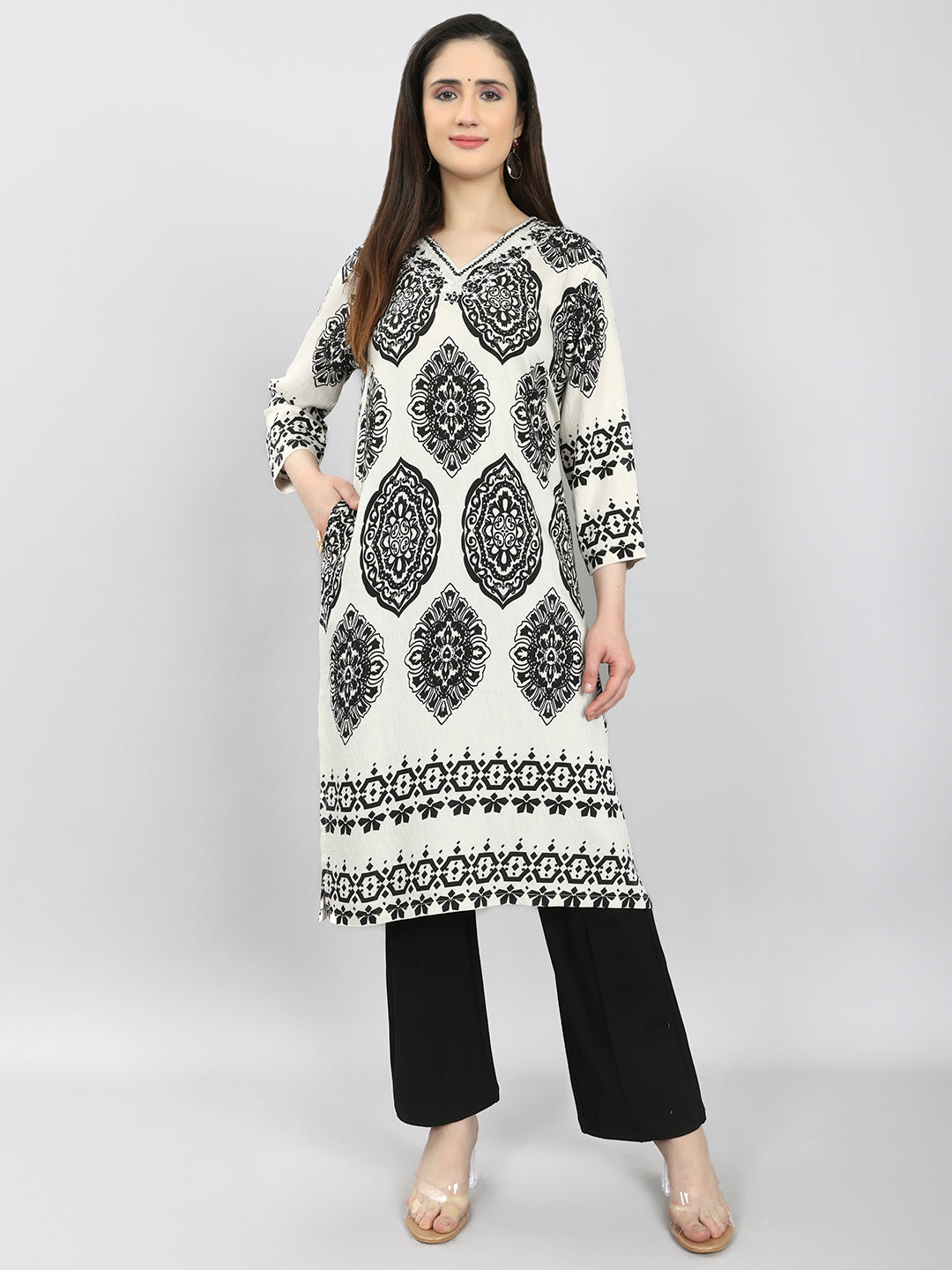Women Black Printed V Neck Kurti