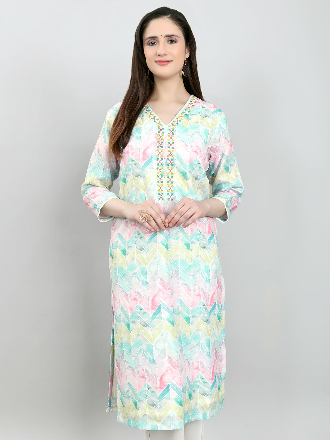 Women Multicolor Printed V Neck 3/4th Sleeve Kurti