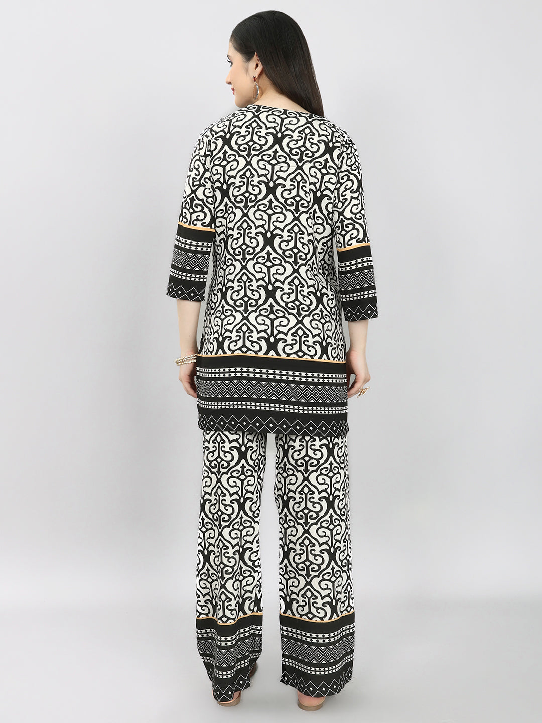 Women Black Printed V Neck Half Sleeve Kurti Set