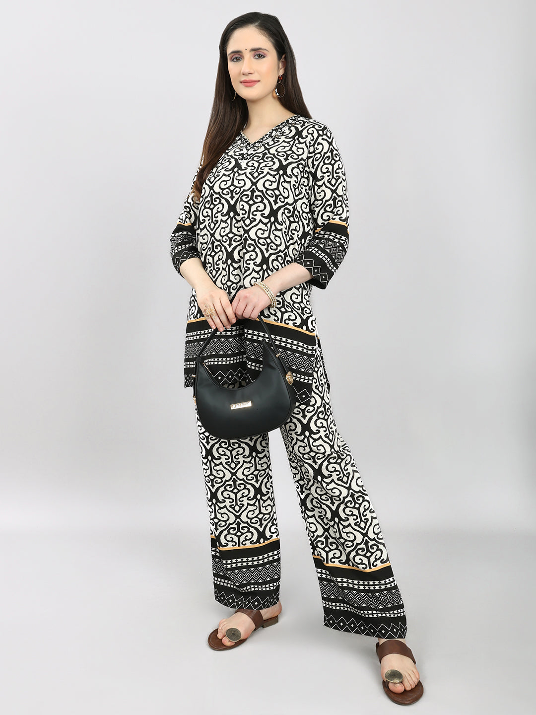 Women Black Printed V Neck Half Sleeve Kurti Set