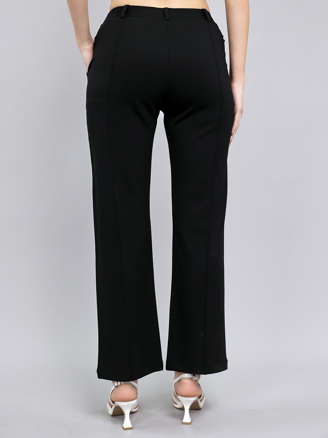 Women Black Solid Regular Fit Jegging
