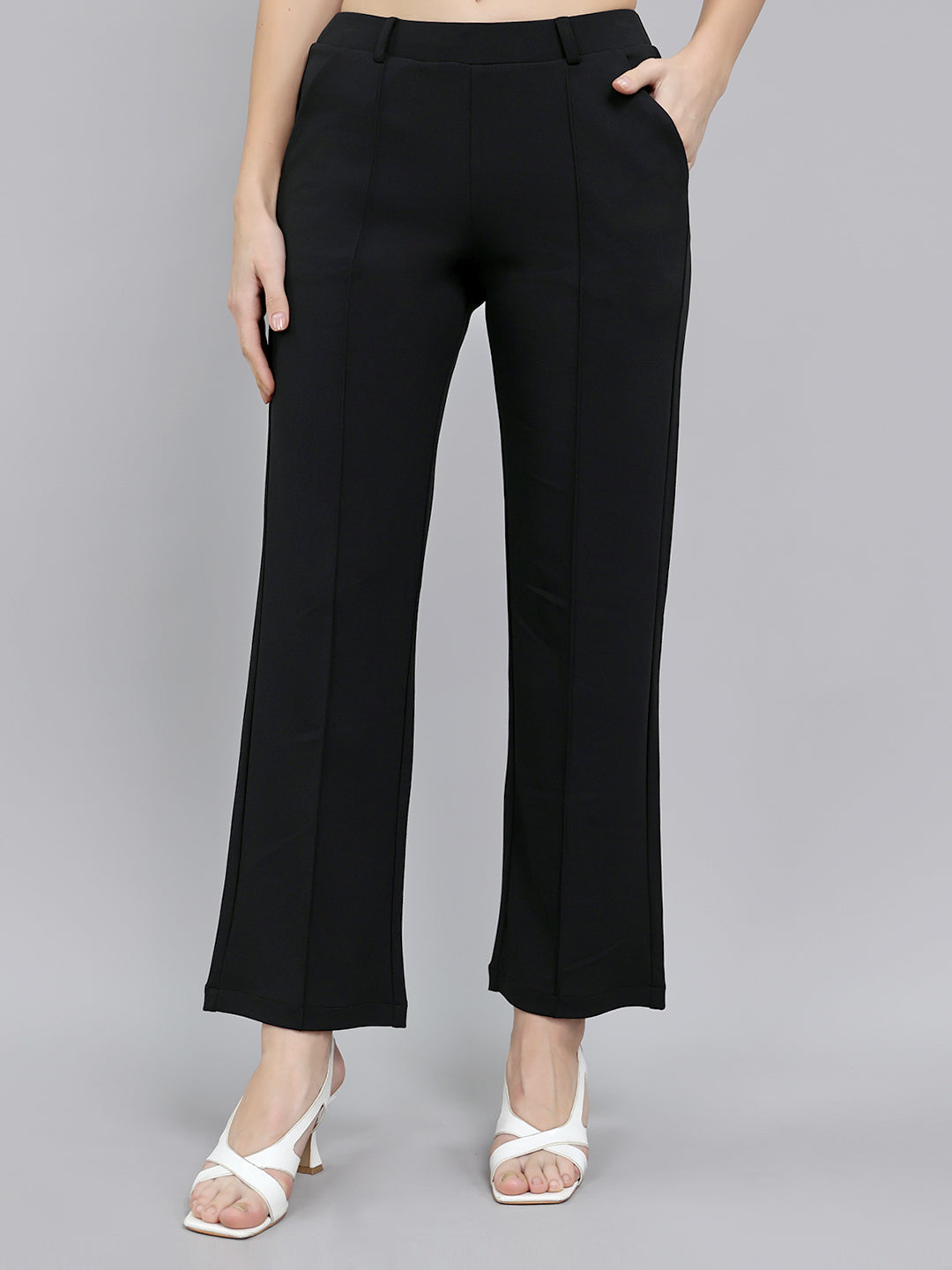 Women Black Solid Regular Fit Jegging