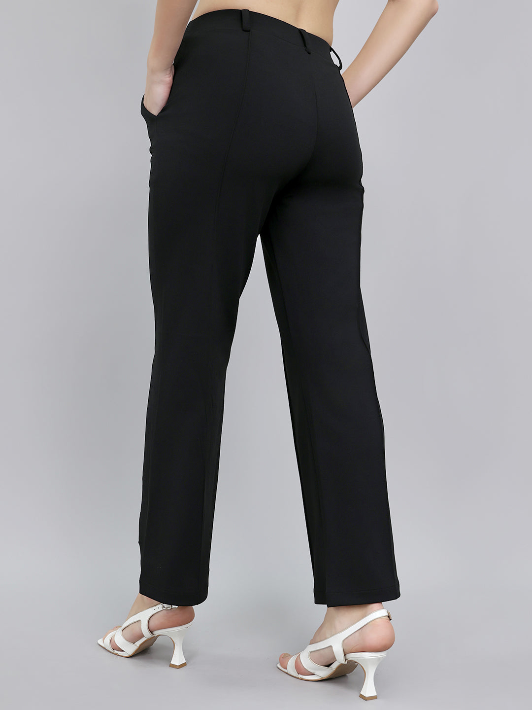 Women Black Solid Regular Fit Jegging