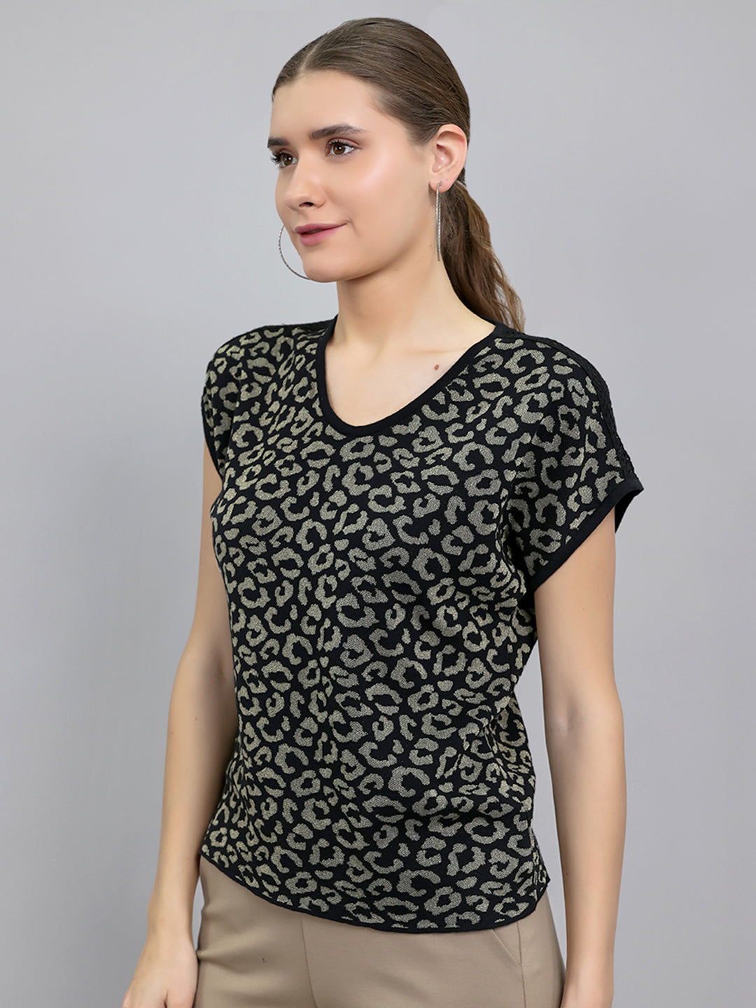 Women Black Jacquard V Neck Half Sleeve Top