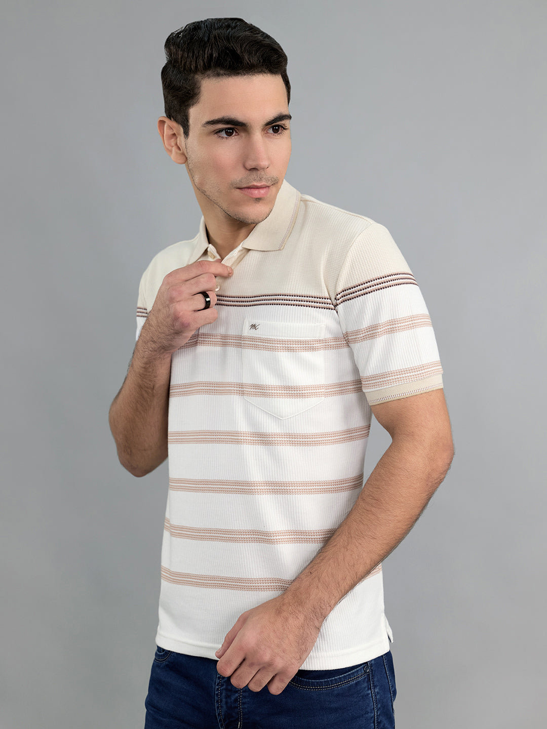 Men Off White Stripe Collar Half Sleeve T-Shirt