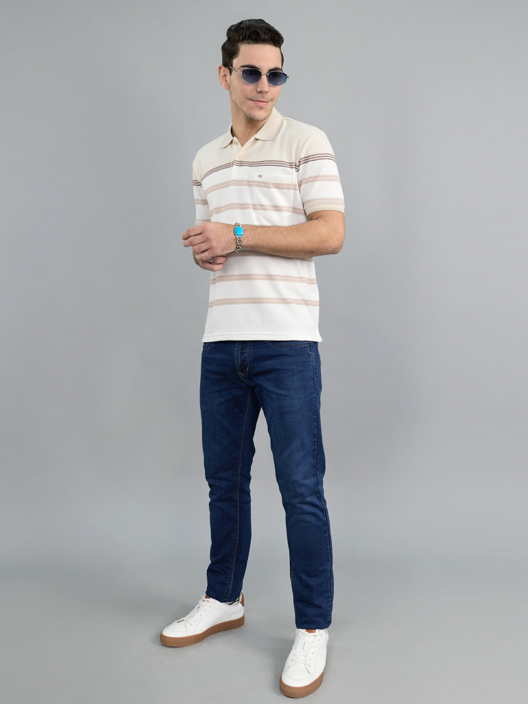 Men Off White Stripe Collar Half Sleeve T-Shirt
