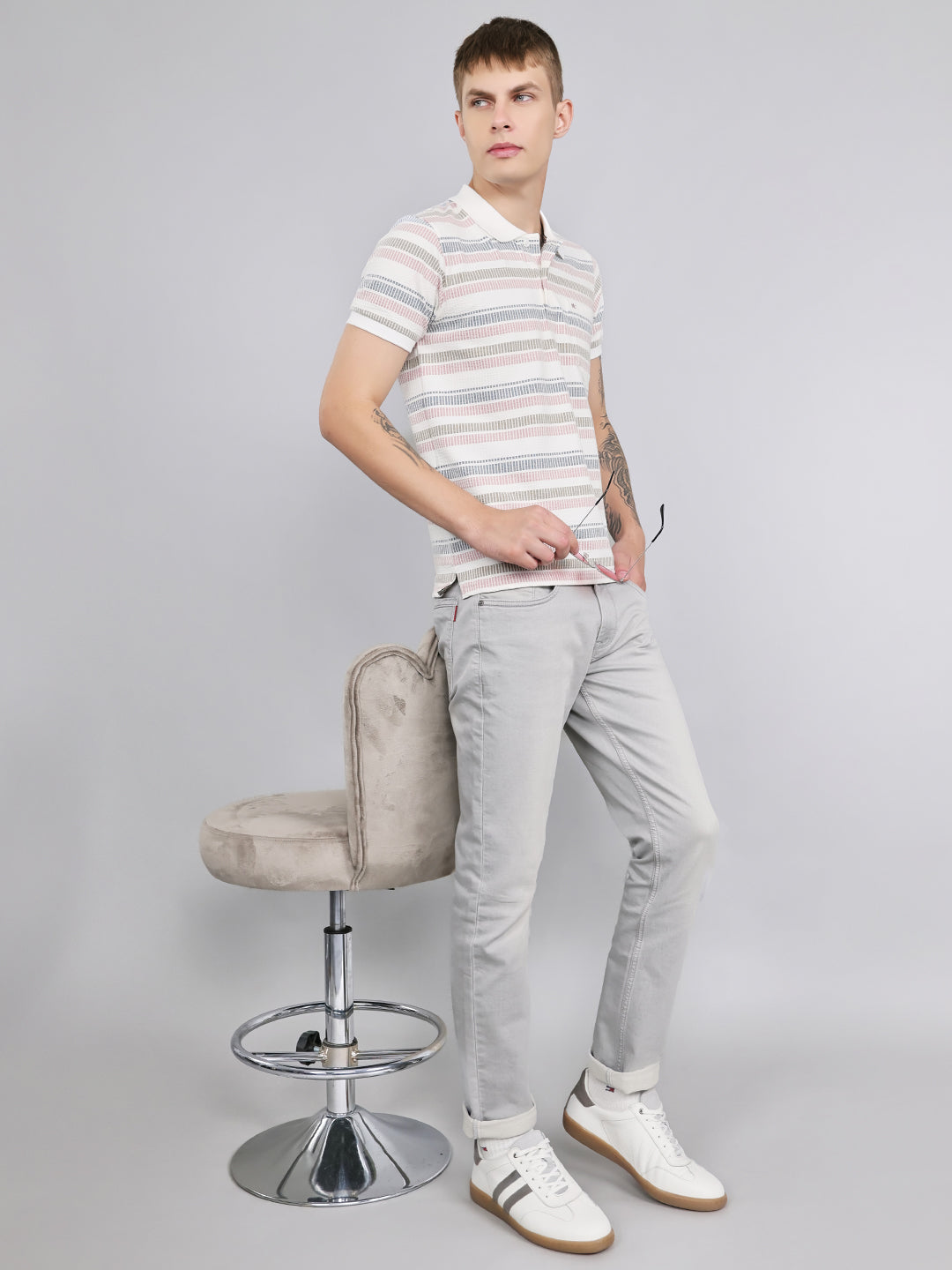 Men Off White Stripe Collar Half Sleeve T-Shirt