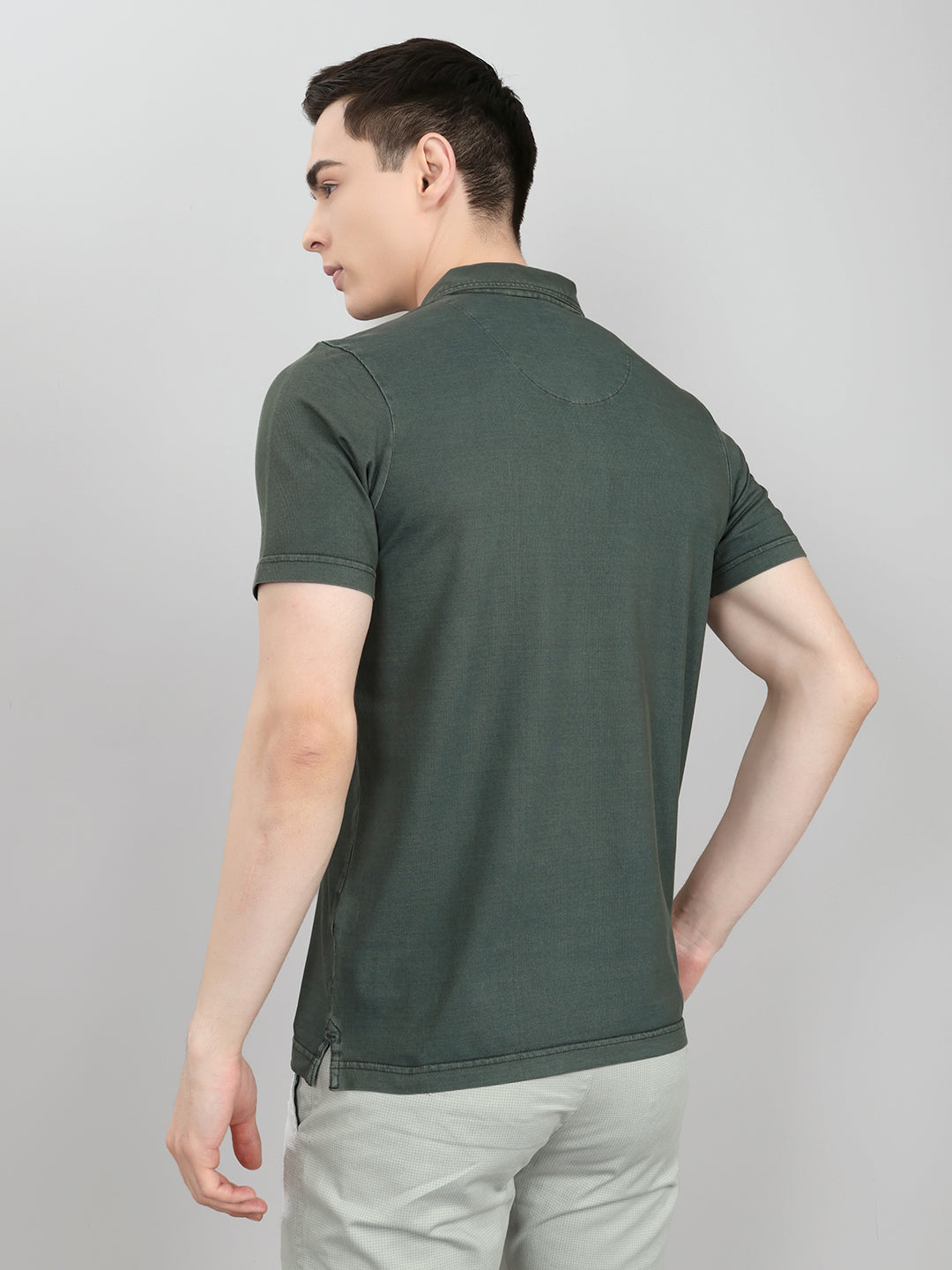 Men Dark Green Solid Collar Half Sleeve T-Shirt