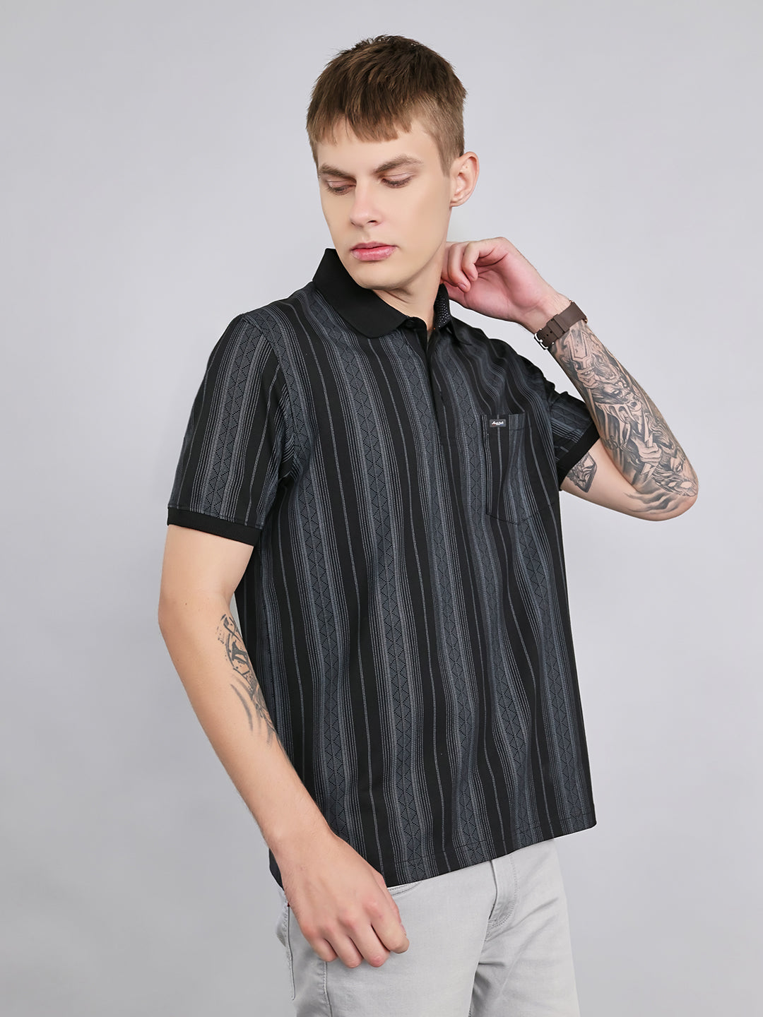 Men Black Stripe Collar Half Sleeve T-Shirt