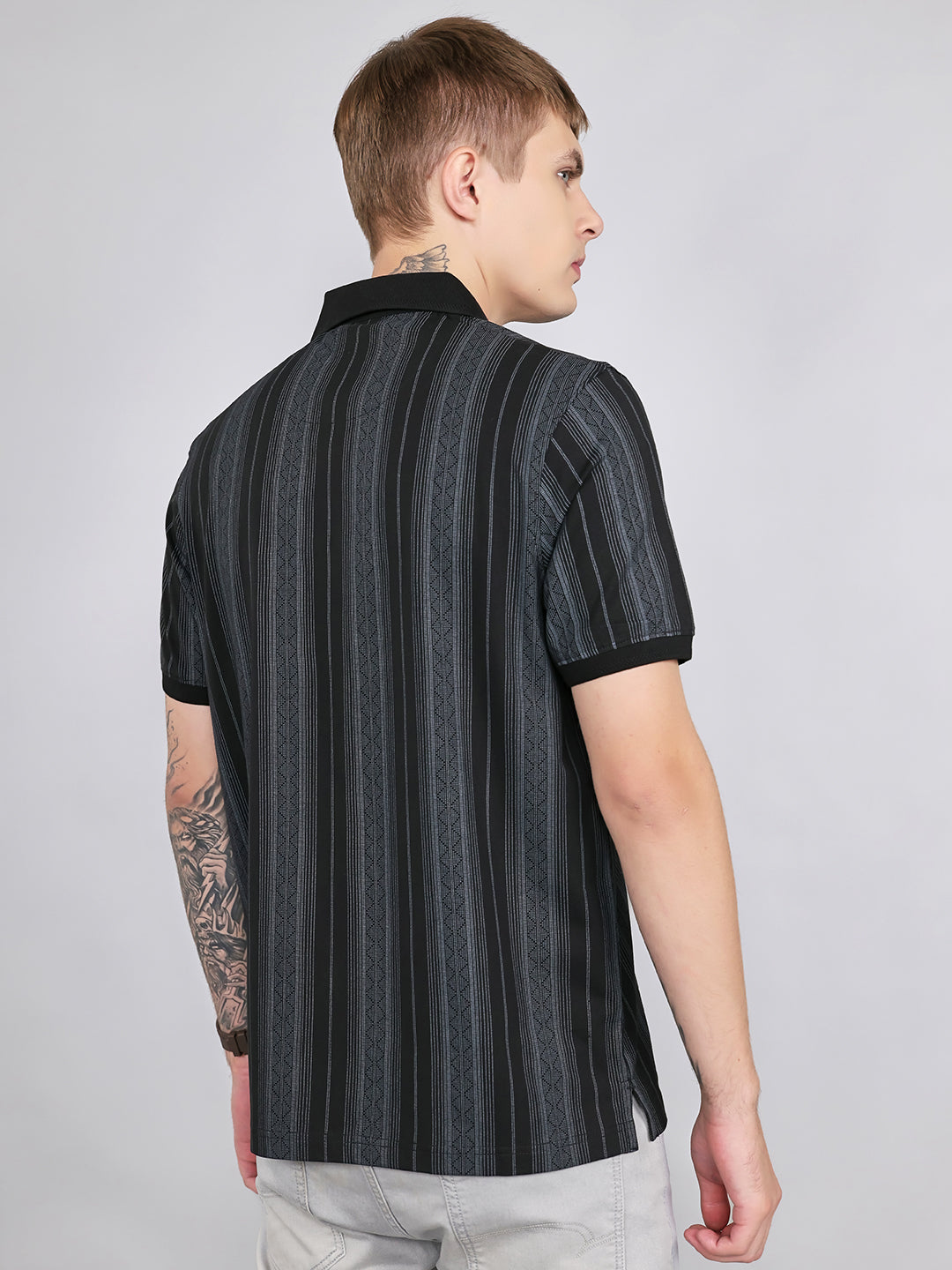 Men Black Stripe Collar Half Sleeve T-Shirt
