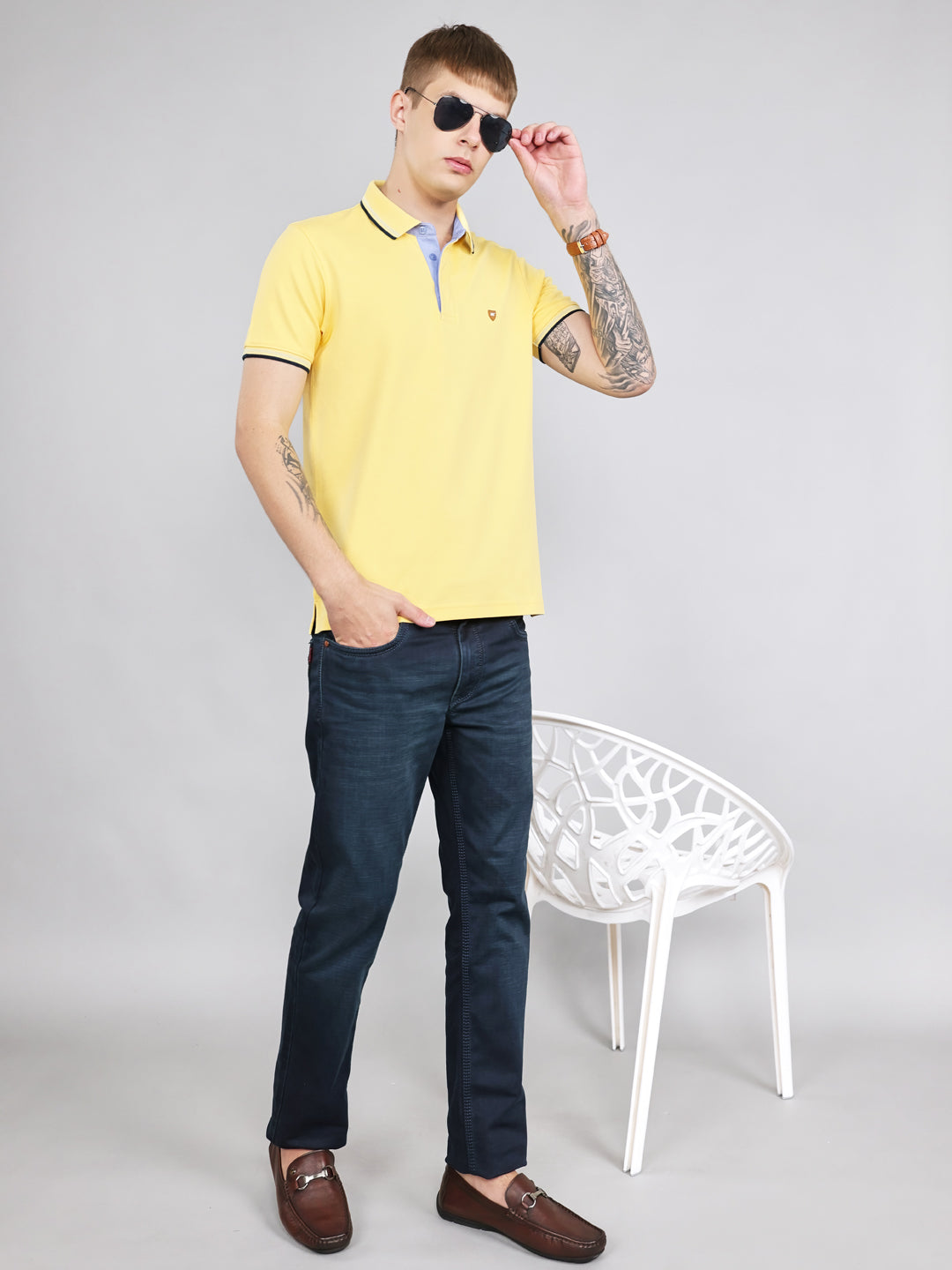 Men Yellow Solid Collar Half Sleeve T-Shirt
