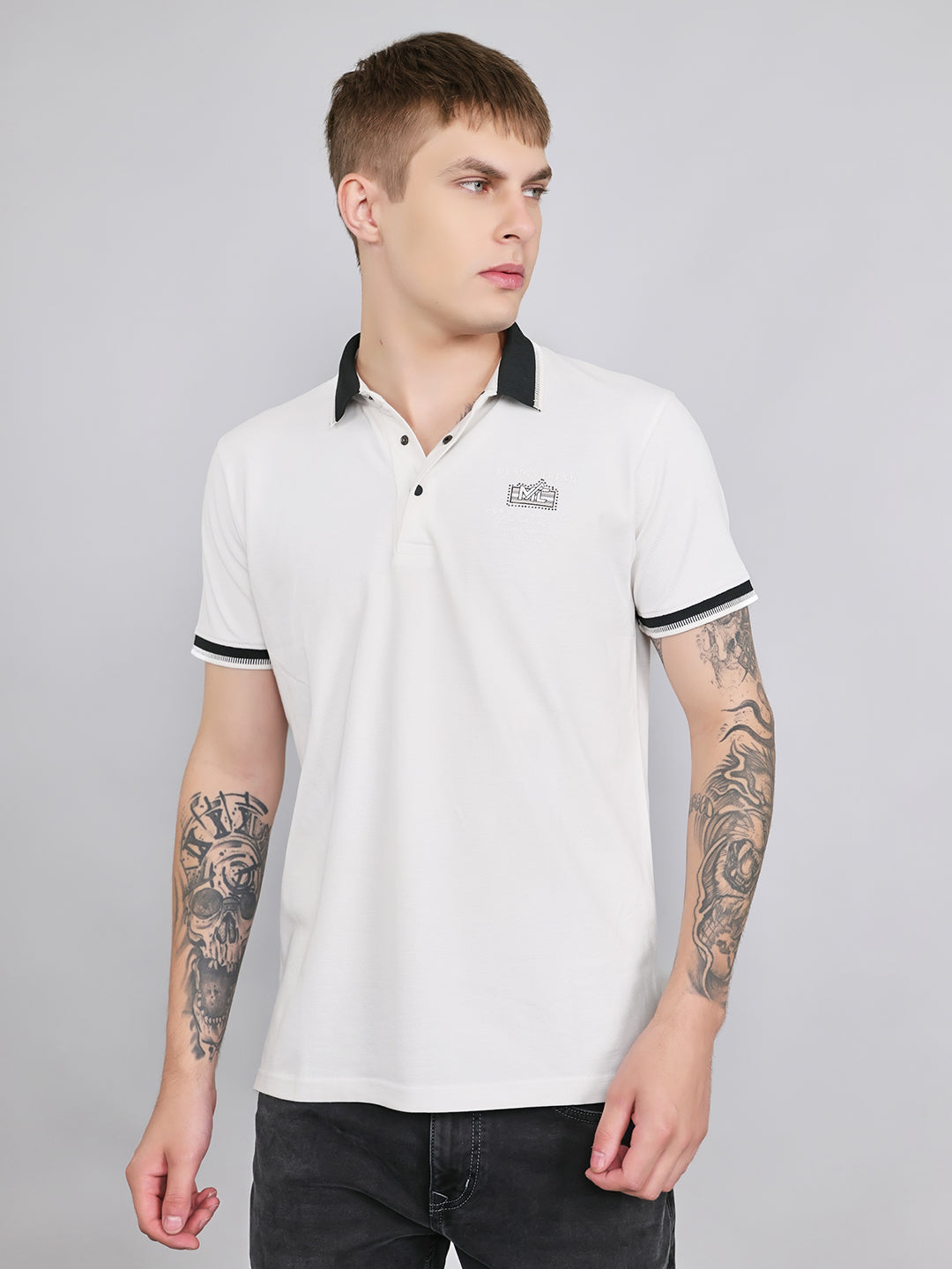 Men White Solid Collar Half Sleeve T-Shirt