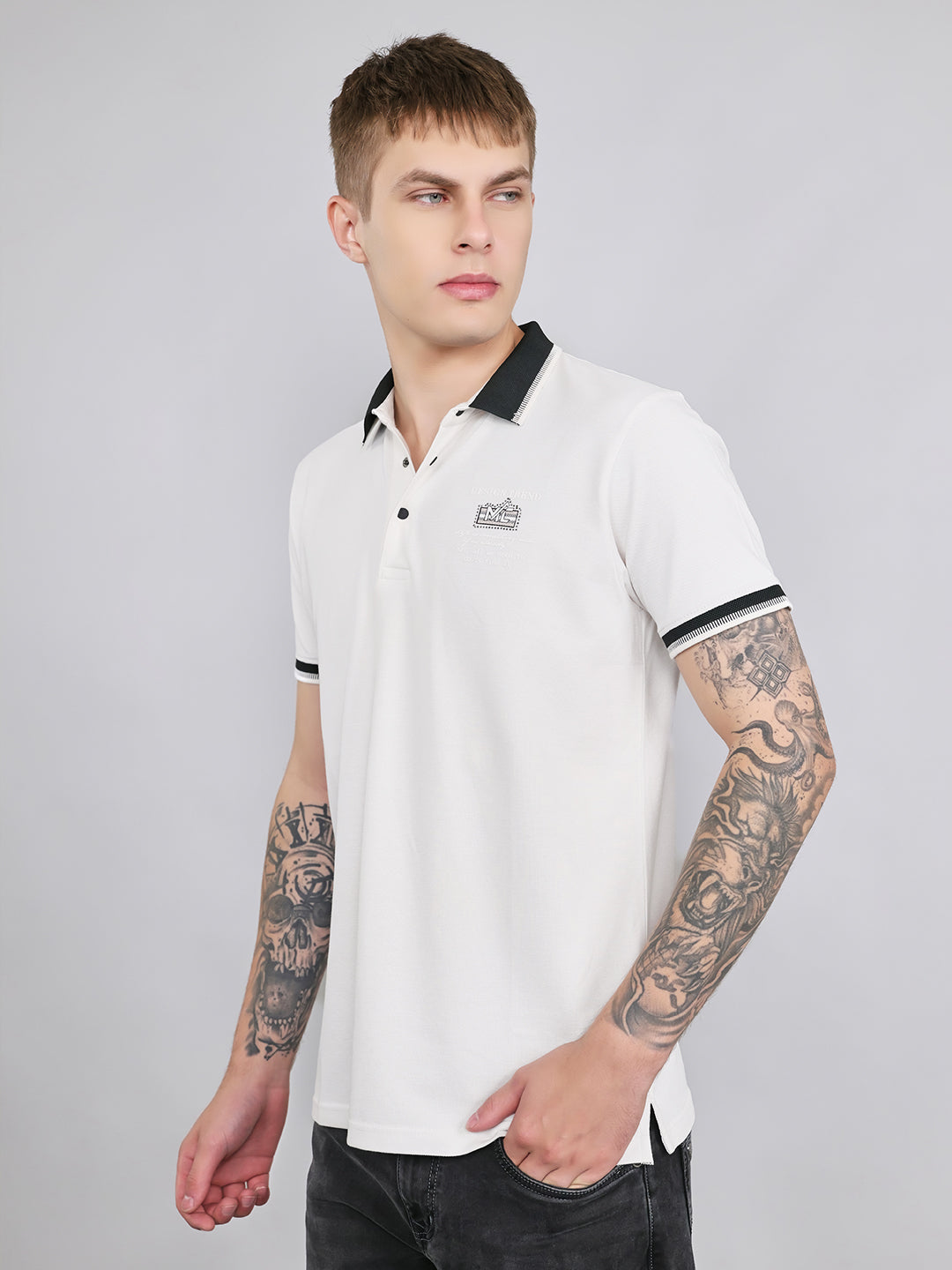 Men White Solid Collar Half Sleeve T-Shirt