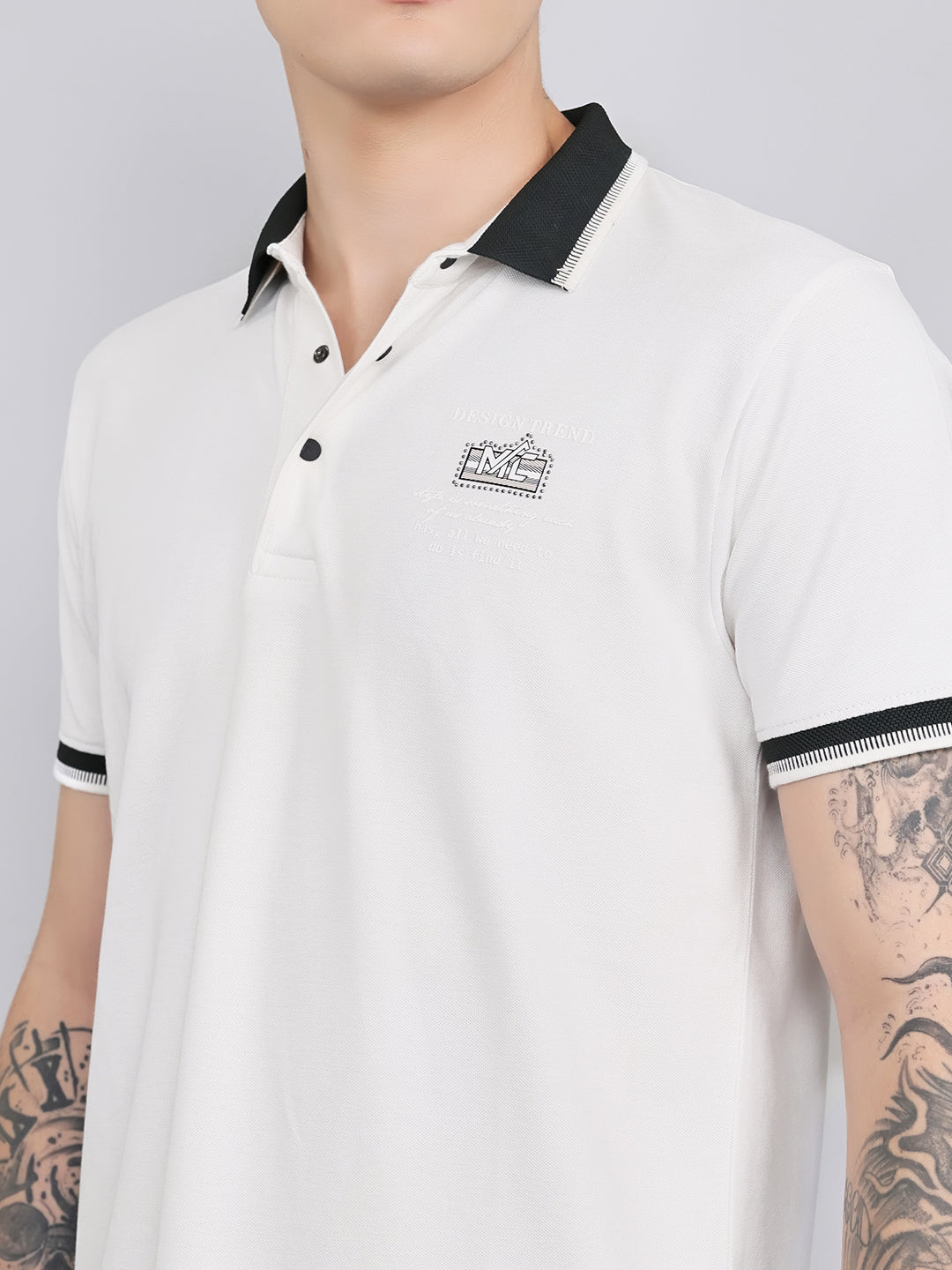 Men White Solid Collar Half Sleeve T-Shirt