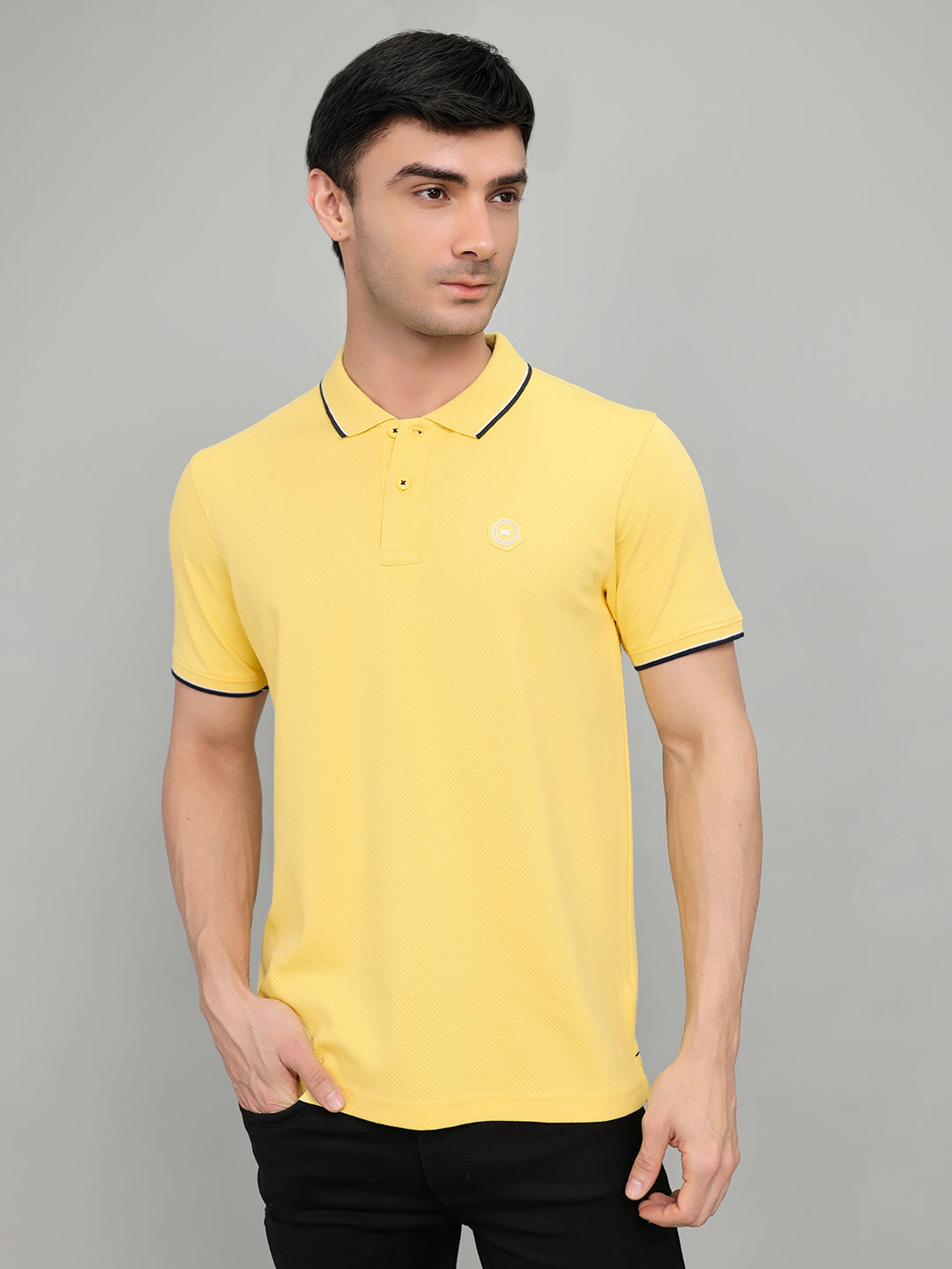 Men Yellow Solid Collar Half Sleeve T-Shirt