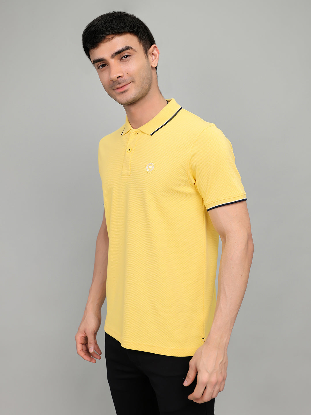 Men Yellow Solid Collar Half Sleeve T-Shirt