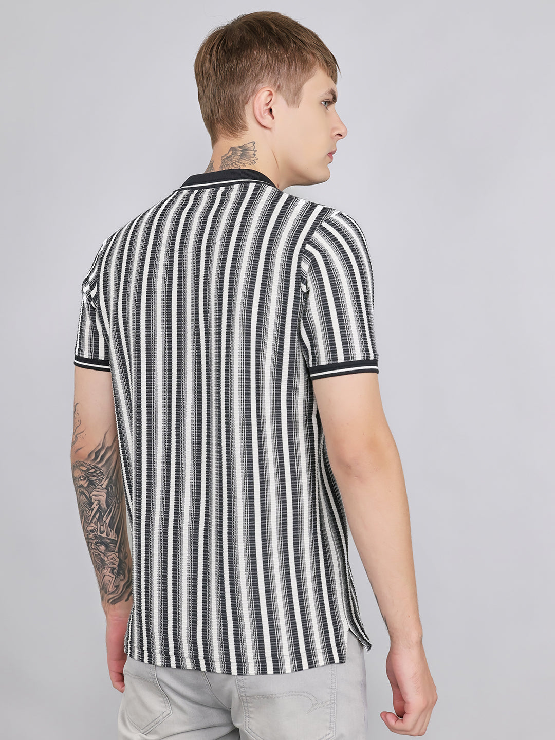 Men Black Stripe Collar Half Sleeve T-Shirt
