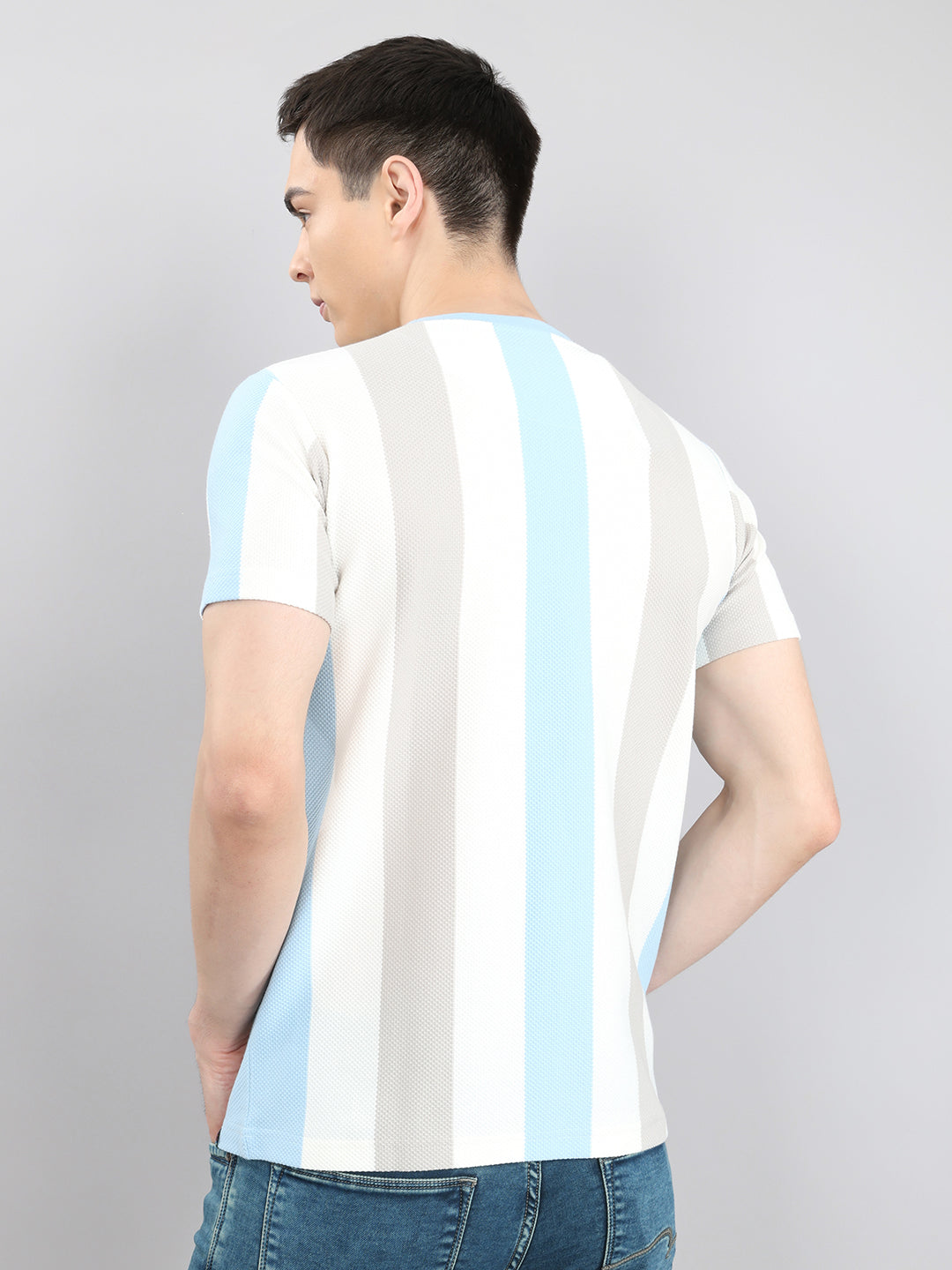 Men Blue Solid Round Neck Half Sleeve T-Shirt