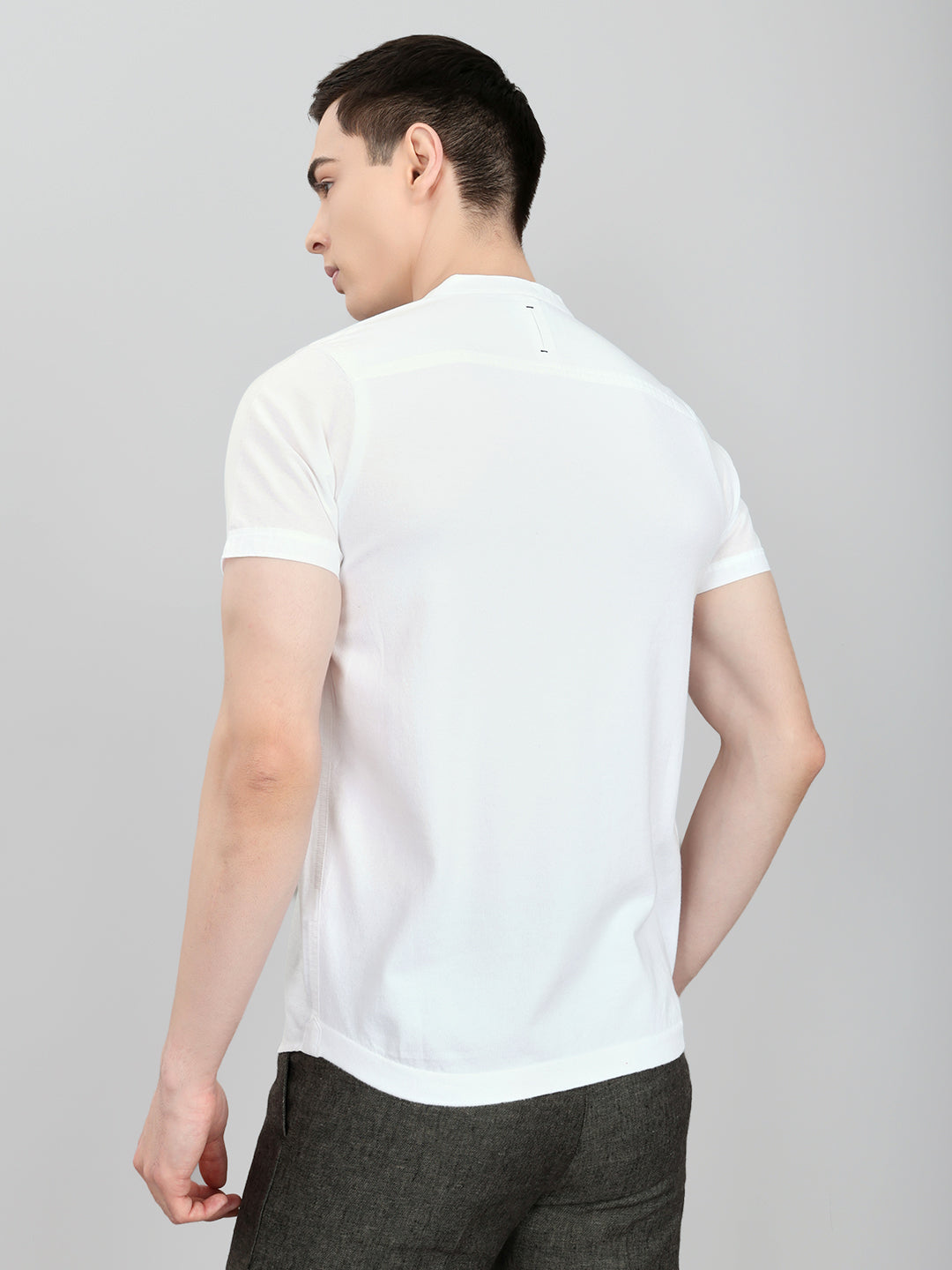 Men White Solid Henley Neck Half Sleeve Kurta